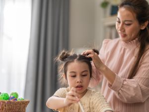 تسريحات عيد الفصح للأطفال: أناقة بسيطة بلمسة ربيعية