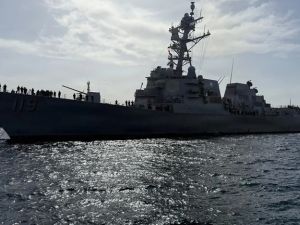 سفينة حربية أميركية