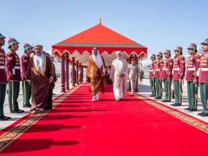 Qatari Emir visits Oman, holds talks with Sultan Haitham