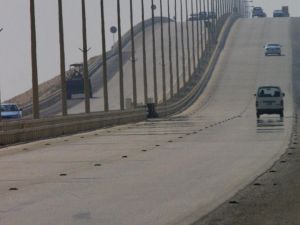 Iranian strikes force closure of Saudi–Bahrain King Fahd causeway