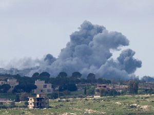 Netanyahu directs "Strong" attacks on Hezbollah targets in South Lebanon