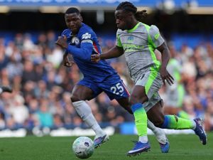 دوكو يؤكد: مصير اللقب بيد مانشستر سيتي