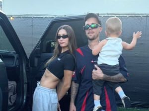 هايلي بيبر تعيش أجواء الحب والدعم مع جاستن وابنهما (صور)