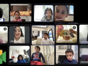 معلمة عن بُعد وأم على مدار الساعة