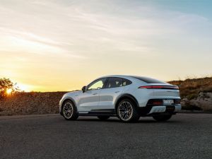 Inspired by an icon: the new Cayenne Coupé Electric