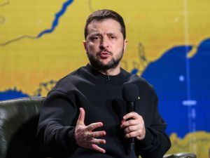 رئيس أوكرانيا فولوديمير زيلينسكي يجيب على أسئلة الصحفيين خلال مؤتمر صحفي شامل في كييف، أوكرانيا، في 19 ديسمبر 2023.