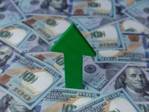 ارتفاع الدولار بعد خطاب دونالد ترامب بشأن إيران