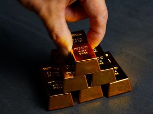 أسعار الذهب تحت الضغط مع تصاعد المخاوف التضخمية