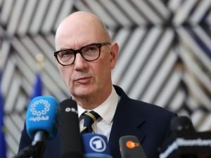 فرنسا تكشف خسائر بمليارات اليورو بسبب أزمة إيران