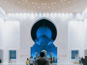 تفسير حلم دخول المسجد دون صلاة للمتزوجة