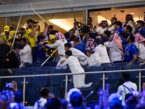 اقتحام قسم كبار الشخصيات
