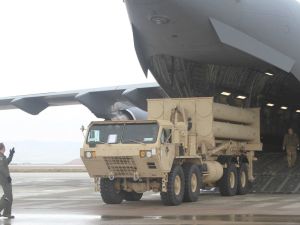 US Air Force Airmen offloads a THAAD