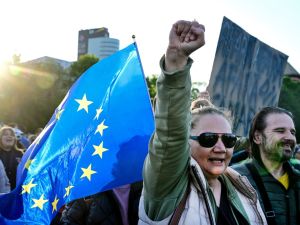 EU 