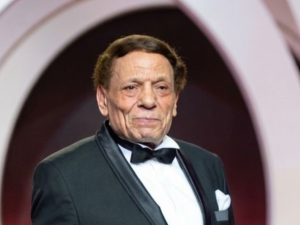 محمد إمام يفاجئ الجمهور مع والده في عيد ميلاده الـ86
