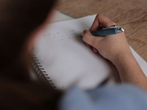 تفسير حلم الاختبار في المنام للعزباء