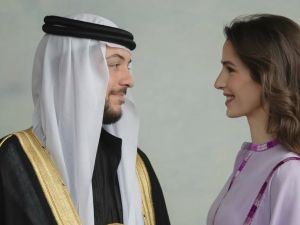 الأميرة رجوة تتألق بثوب "الرموز الوطنية" من فنطزة في ذكرى زواجها الثالثة