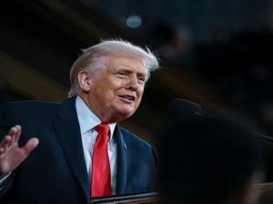 الرئيس الأميركي دونالد ترامب يتحدث عن مضيق هرمز والعلاقات مع إيران خلال تصريح رسمي.