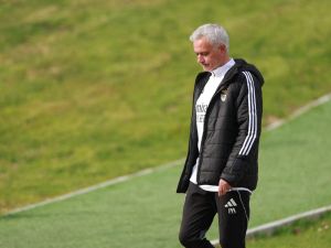 ريال مدريد قد يستعين بأحد أساطيره السابقة ضمن طاقم مورينيو