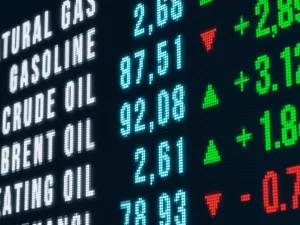 Oil and energy goes up as stocks fall