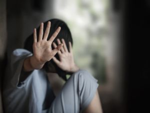 تعرضت إلى السب والقذف من قبل شخص مجهول لا تعرفه