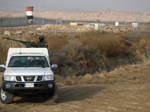 Syria foils major weapons smuggling operation to Hezbollah on Syrian-Iraqi border 