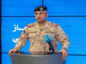 الكويت تعلن إصابة أربعة عسكريين واعتراض عشرات الصواريخ والمسيّرات خلال هجمات استهدفت البلاد.