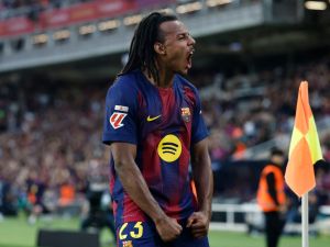 توتنهام يتطلع للتعاقد مع مدافع برشلونة جول كوندي