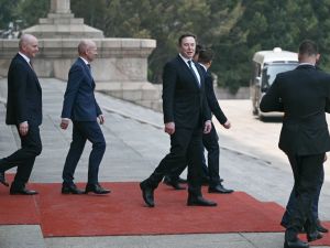 Elon Musk in China