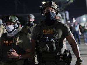 ICE agents