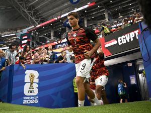 حمزة عبدالكريم مهاجم شباب برشلونة الإسباني خلال تمثيل منتخب مصر في كأس العالم 2026