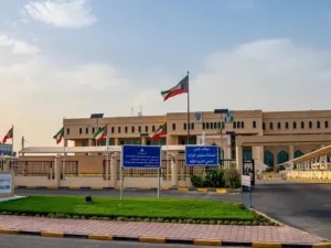 حريق جراء الهجوم على محطة الكهرباء وتأثر عدد كبير من وحدات توليد الطاقة