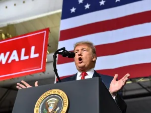 US President Donald Trump speaks during a rally in El Paso, Texas on February 11, 2019. (Nicholas Kamm / AFP)