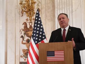 US Secretary of State Mike Pompeo gestures during a joint press conference with the Polish Foreign Minister on February 12, 2019 in Warsaw. (Janek SKARZYNSKI / AFP)
