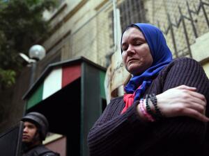 A woman takes part in a rally in memory of Italian student Giulio Regeni, on February 6, 2016. (AFP/Mohamed el-Shaed)