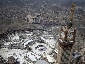 An aerial view shows Muslim pilgrims circumambulating the Kaaba, Islam's holiest shrine, at the Grand Mosque in Saudi Arabia's holy city of Mecca on September 2, 2017, during the annual Hajj pilgrimage. (AFP Photo/Karim Sahib)
