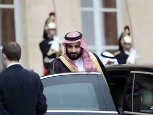 النشطاء أبلغوا عن طرق أخرى للتعذيب، كالإيهام بالغرق، والصعق بالكهرباء
