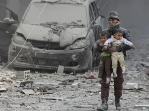 فرنسا ترفض بحث عودة اللاجئين السوريين بسبب "معاملة الأسد"

