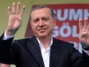 أردوغان: "وتم مؤخرا إعدام 9 شباب، وأنا أصرخ أيها الغرب، يا أوروبا، أين حظركم لتطبيق عقوبة الإعدام؟".

