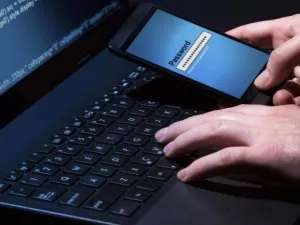 انفجار كمبيوتر محمول " لاب توب" داخل احدى عربات مترو أنفاق العاصمة مدريد 