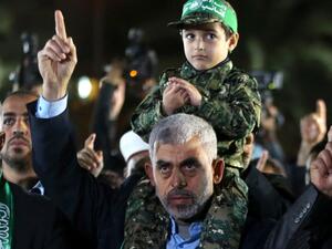 واصل نشطاء فلسطينيون، دعواتهم لحراك شعبي
