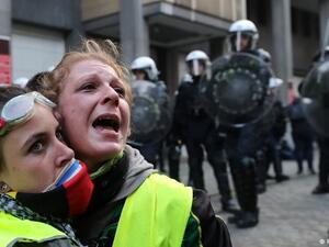 فرنسا: الحكومة تتوعد بالحزم غداة أعمال عنف صاحبت سادس أسبوع من احتجاجات "السترات الصفراء"

