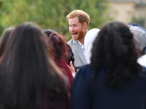 حاول دوق ساسيكس، البالغ من العمر 34 عاما، إخفاء المعجنات اللذيذة 