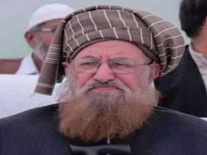 شغل منصب أمين جمعية علماء الإسلام الباكستانية، ورئيس المدرسة الحقانية، التي تخرجت قيادات "طالبان" منها.

