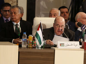 أكد الزعنون للبرلمانيين العرب صلابة الموقف الرسمي والشعبي الفلسطيني 