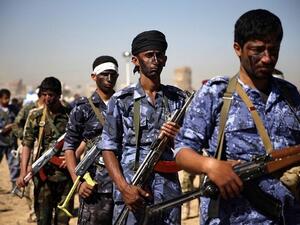 Houthi Rebels break ceasefire deal return to fighting Yemeni government forces. (AFP/File)