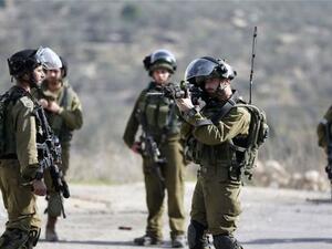 Israeli troops arrest on Palestinian trying to cross into Israel (AFP/File Photo)	