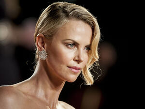 تشارليز ثيرون