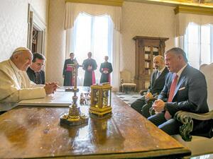His Majesty King Abdullah meets with Pope Francis at the Vatican on Tuesday (Photo courtesy of Royal Court)