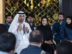 تعد هذه أول حلقة شبابية تقام في منطقة الظفرة وتم تنظيمها بالتعاون مع مجلس الإمارات للشباب