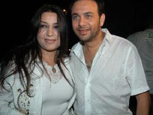 حقيقة انفصال مصطفى قمر عن زوجته